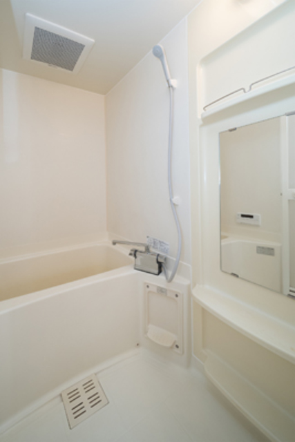 バス・シャワールーム　※写真は同タイプ住戸です。