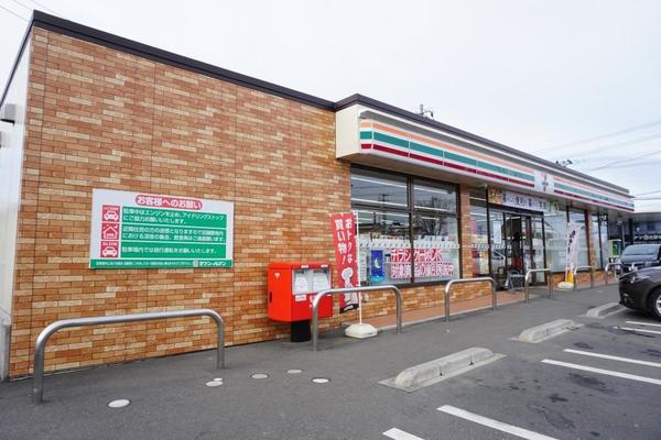コンビニ　セブンイレブン郡山芳賀３丁目店（コンビニ）まで942m