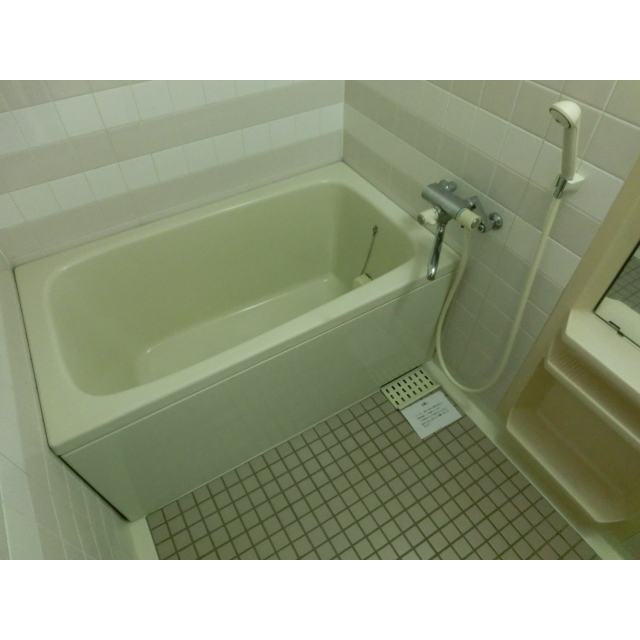 バス・シャワールーム　※同タイプ別部屋の写真です。現状優先です