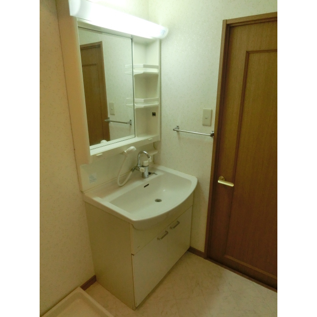 洗面設備　※同タイプ別部屋の写真です。現状優先です