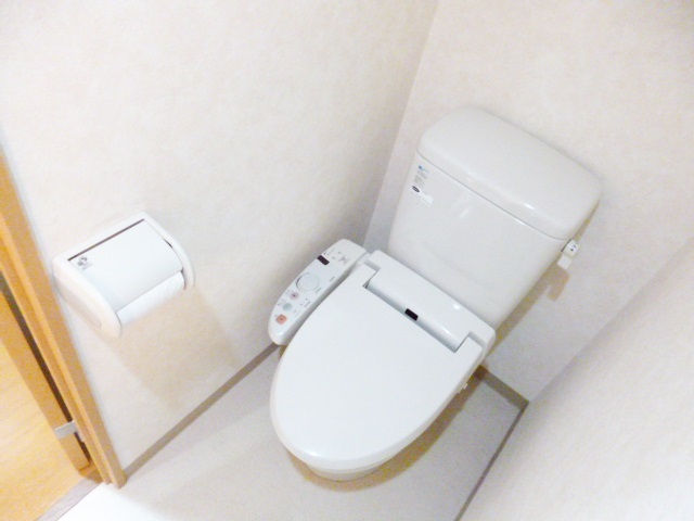 トイレ　洗浄機能付きのトイレです☆