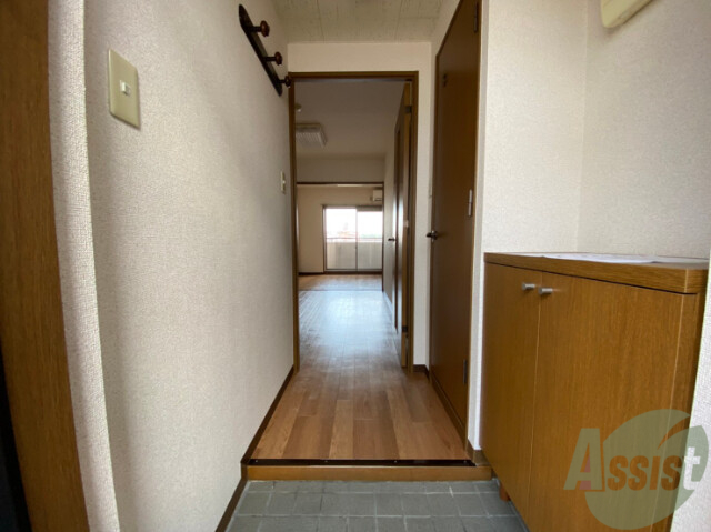 玄関　玄関からの風景です。広々としていいですね。