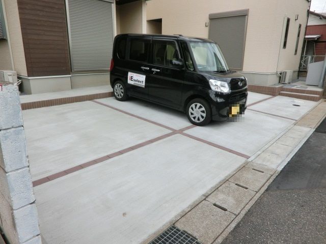 駐車場　敷地内の駐車場です。