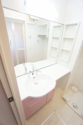 洗面設備　※同物件・同タイプの写真です