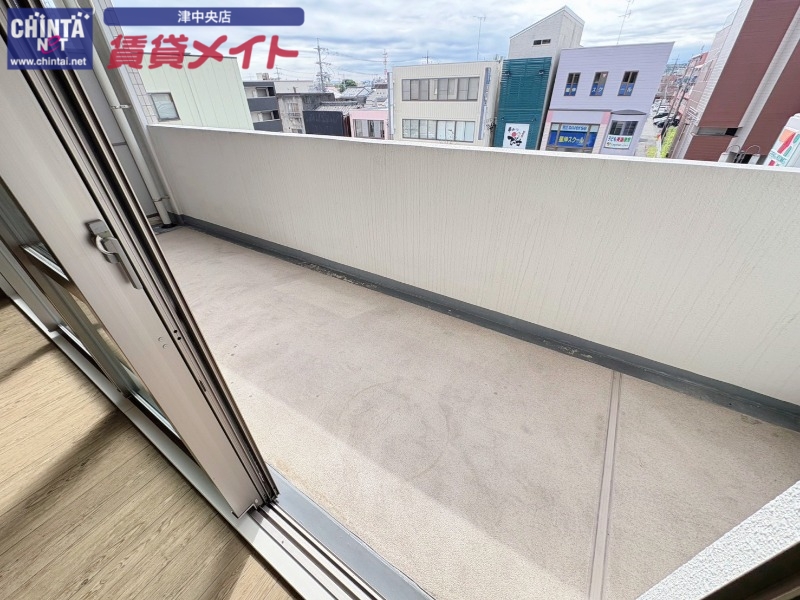 バルコニー　同物件別室画像