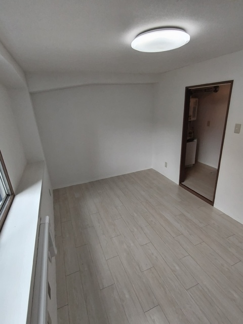 その他部屋・スペース　６．５帖の居室です