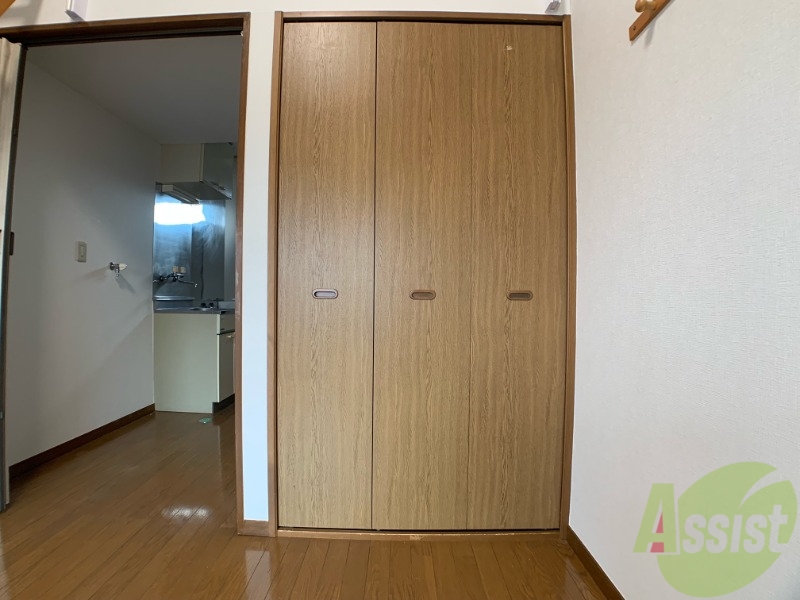収納　収納は横幅も奥行きもかなりいいんですよー。