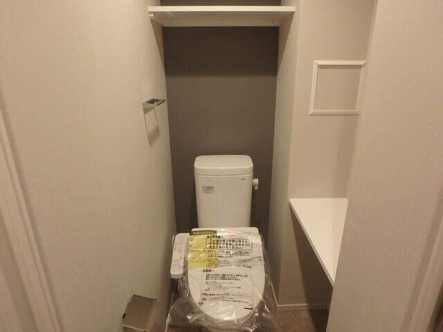 トイレ　別タイプ部屋　参考写真です