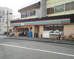 コンビニ　セブンイレブン 横須賀安浦店（コンビニ）まで642m