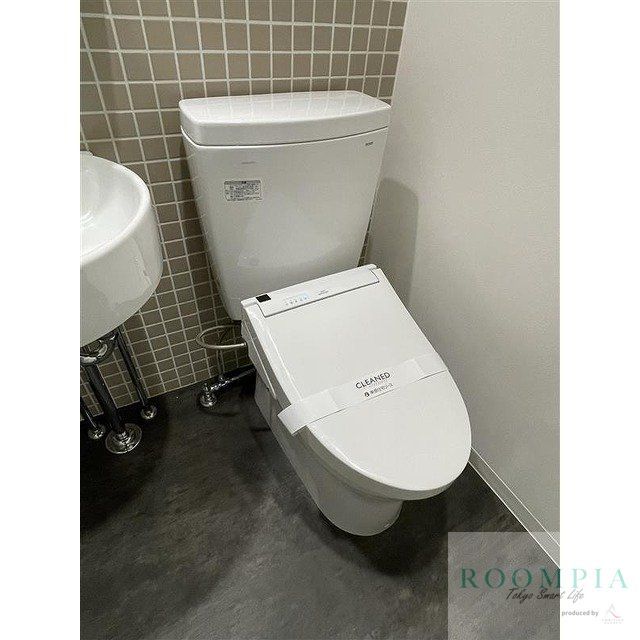 トイレ　※同タイプの別のお部屋です。