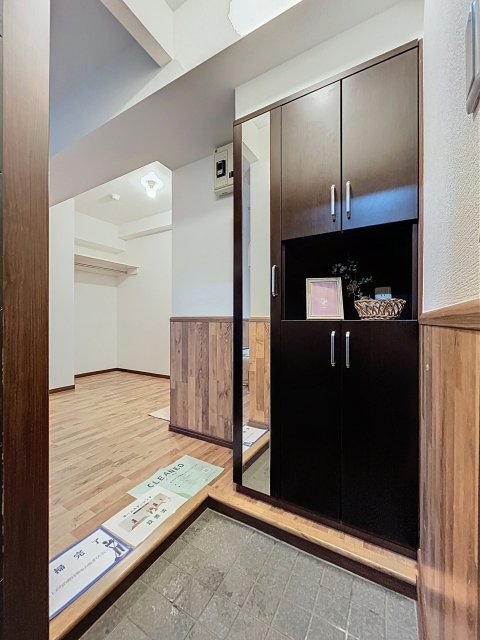 玄関　※家具・小物はイメージです