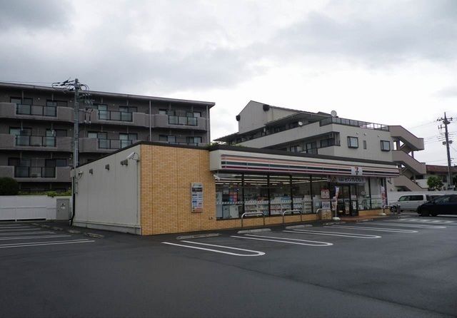コンビニ　セブンイレブン御殿場店（コンビニ）まで250m