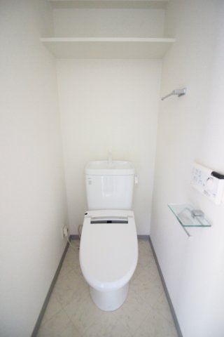 トイレ　（別タイプ参考写真）AXAS白山  文京区白山２