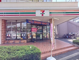 コンビニ　セブンイレブン（コンビニ）まで112m