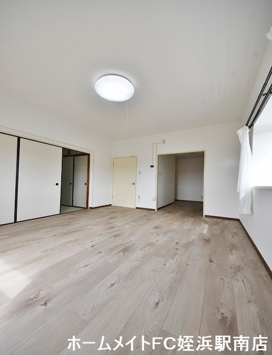 エントランス　★日当たり良好で明るいお部屋♪★参考写真