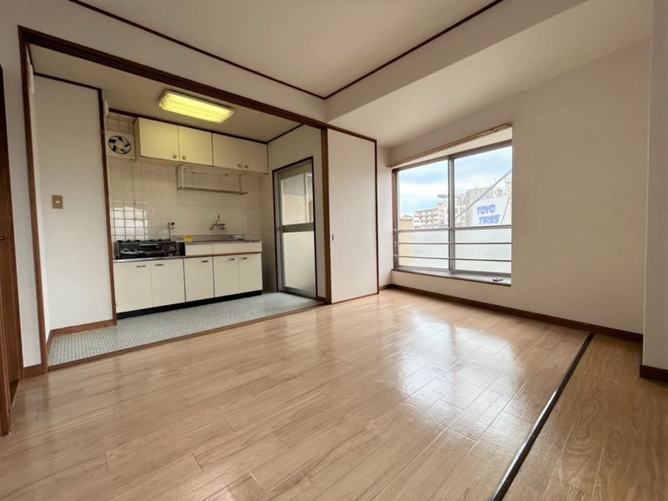 居室・リビング　食卓が浮かびますね。