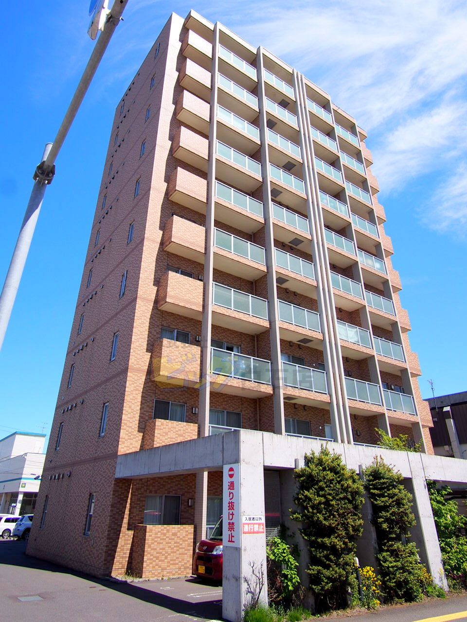 建物外観　人気の高層２ＬＤＫマンションです♪