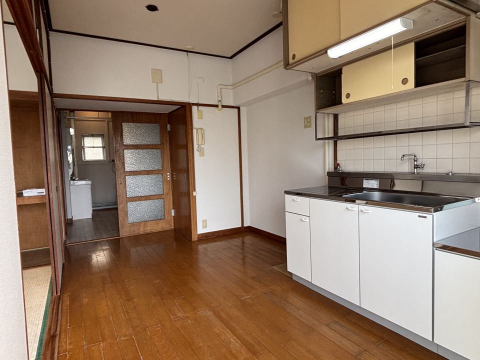 キッチン　レトロ感が心地いいお部屋です