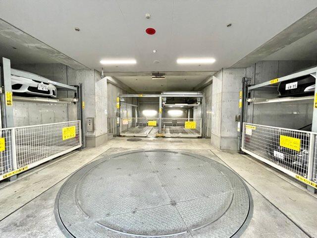 駐車場　?