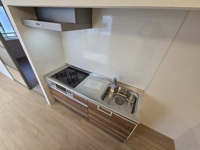 キッチン　コンパクトなキッチンで掃除もラクラク
