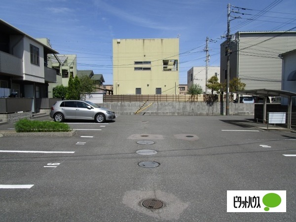駐車場　駐車場