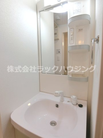 洗面設備　同仕様写真となります。