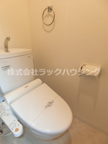 トイレ　同仕様写真となります。