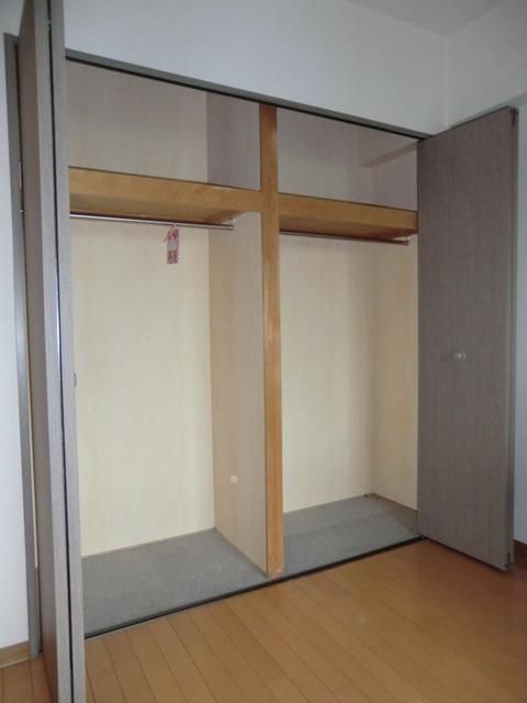 収納　奥行きのあるクローゼット