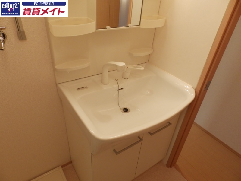 洗面設備　同タイプの部屋写真です