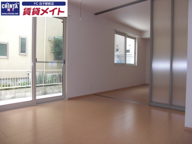 居室・リビング　同タイプの部屋写真です