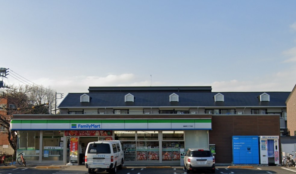 コンビニ　ファミリーマート 篠崎町三丁目店（コンビニ）まで1232m
