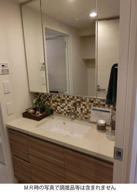 洗面設備　写真は同タイプ住居です。