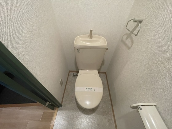 トイレ　※別部屋の写真です