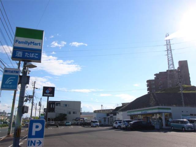 コンビニ　ファミリーマート八幡力丸店（コンビニ）まで262m