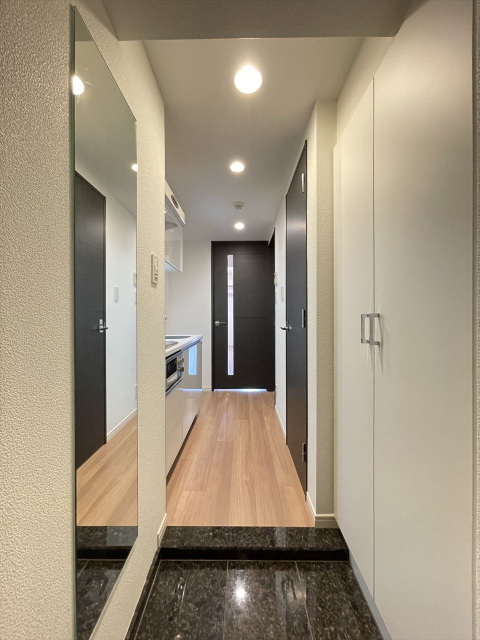 玄関　※別部屋の参考写真です。