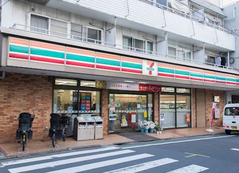 コンビニ　セブンイレブン目黒油面店（コンビニ）まで103m
