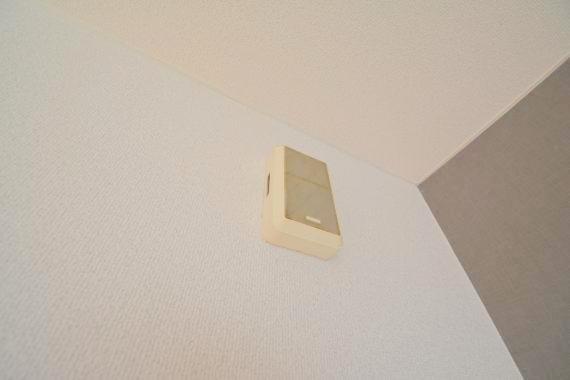 セキュリティ　インターホンで突然の来訪者を事前にチェック