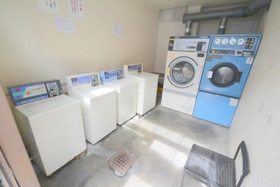 その他共有部分　共用洗濯機有り。