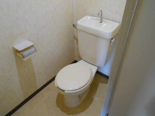 トイレ　綺麗で清潔感あるトイレです