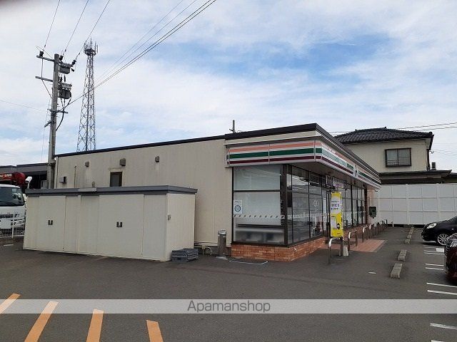 コンビニ　セブンイレブン小林並松添店（コンビニ）まで800m