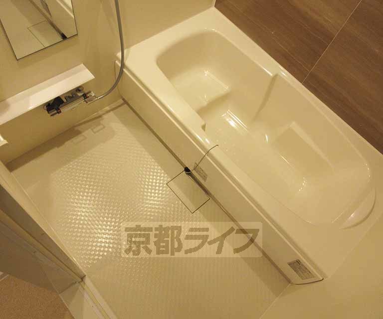 バス・シャワールーム　広いお風呂です