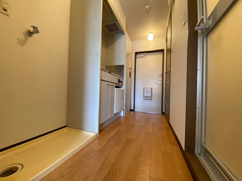 玄関　お部屋から見た廊下