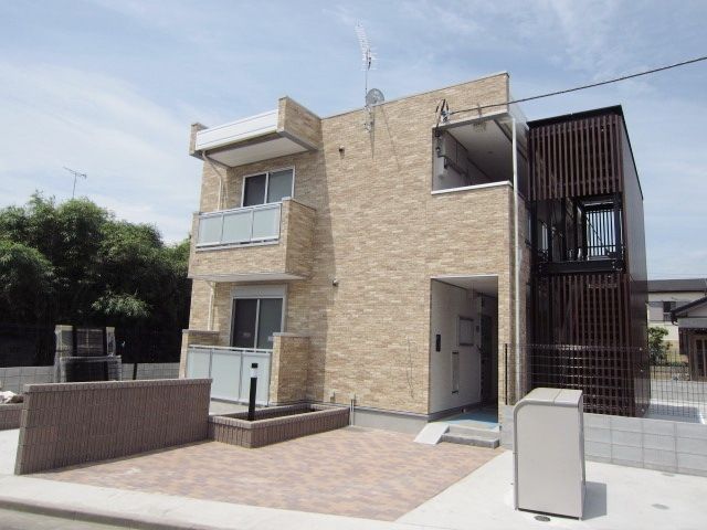 エントランス　★お問い合わせはタウンハウジングまで★