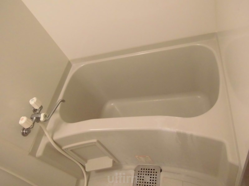 バス・シャワールーム　※別のお部屋の写真です