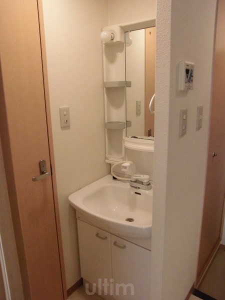 洗面設備　※別のお部屋の写真です