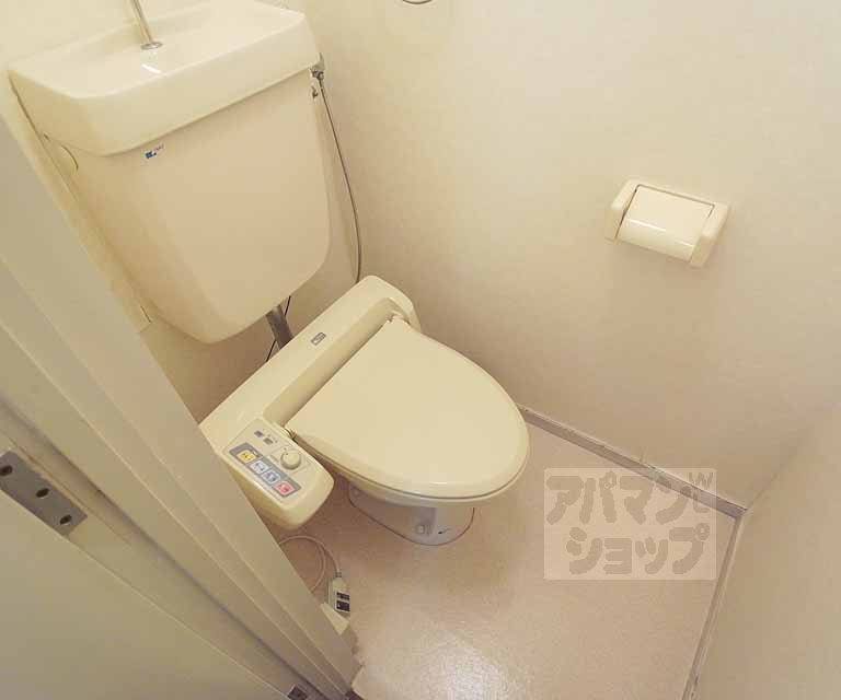 トイレ　ウォシュレット付きトイレ。