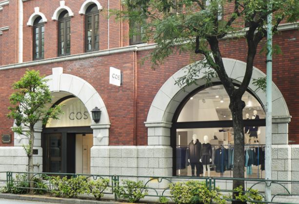 ショッピングセンター　COS青山店（ショッピングセンター）まで673m