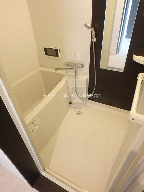 バス・シャワールーム　※写真は棟内別部屋参考写真