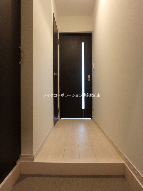 玄関　※写真は棟内別部屋参考写真
