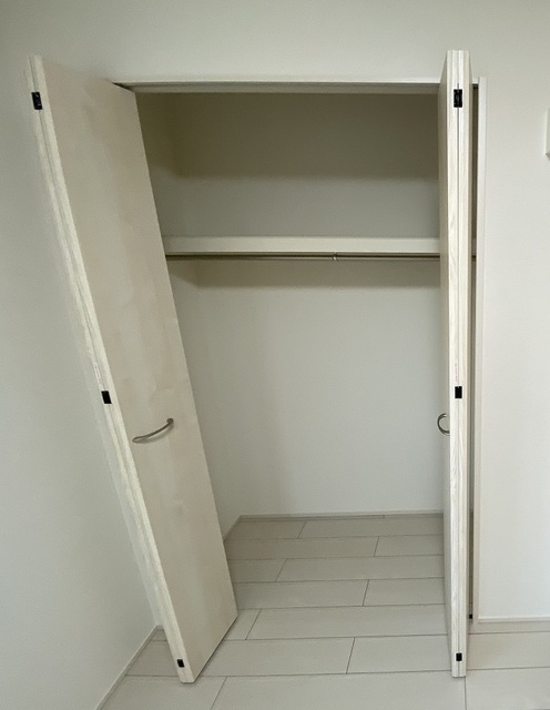 収納　同一施工会社同一仕様写真